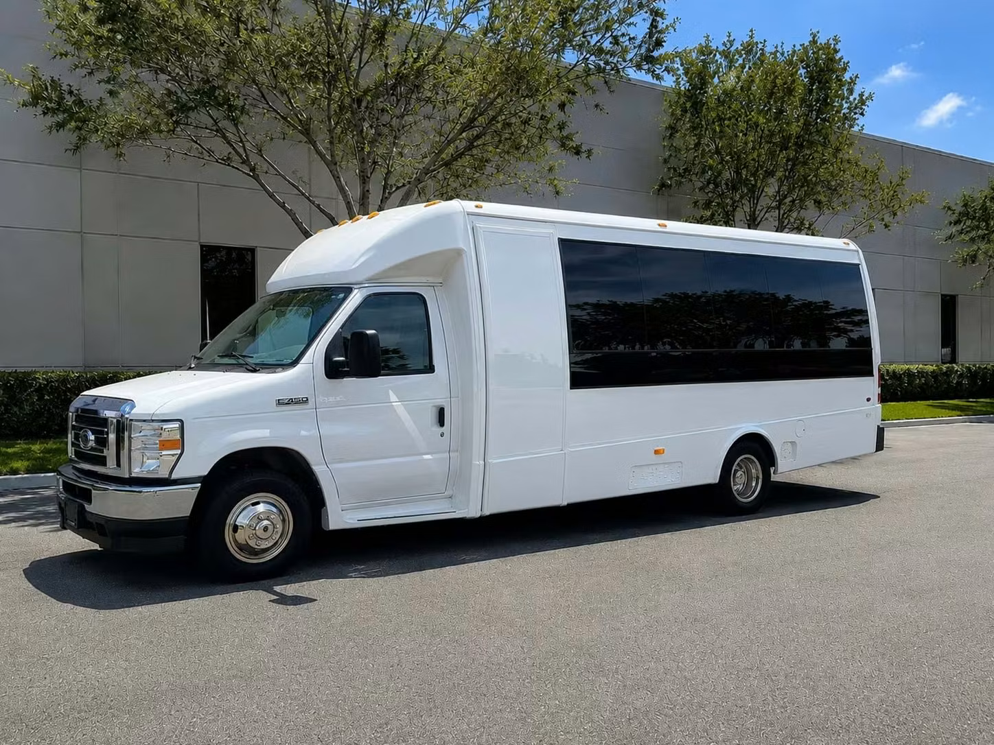suisun city 15 passenger minibus rental
