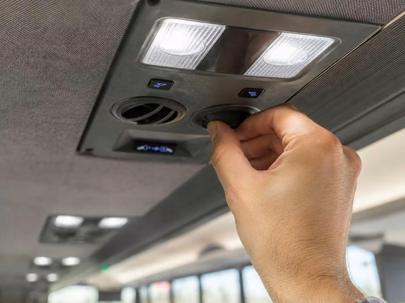 suisun city 18 passenger minibus climate control