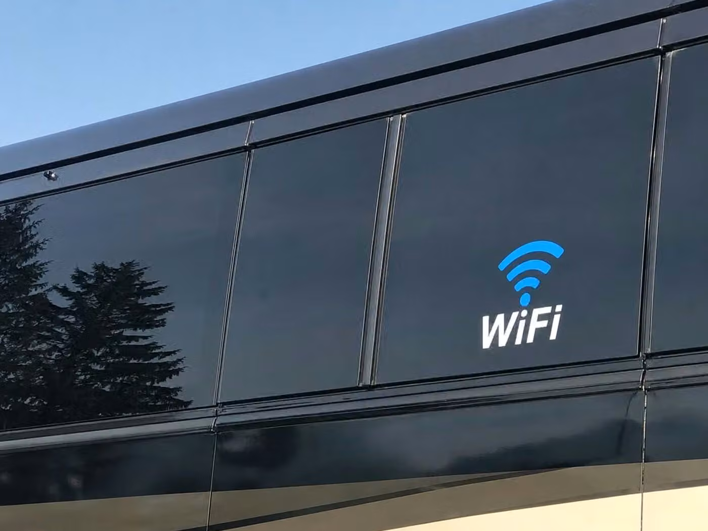 suisun city 18 passenger minibus wifi