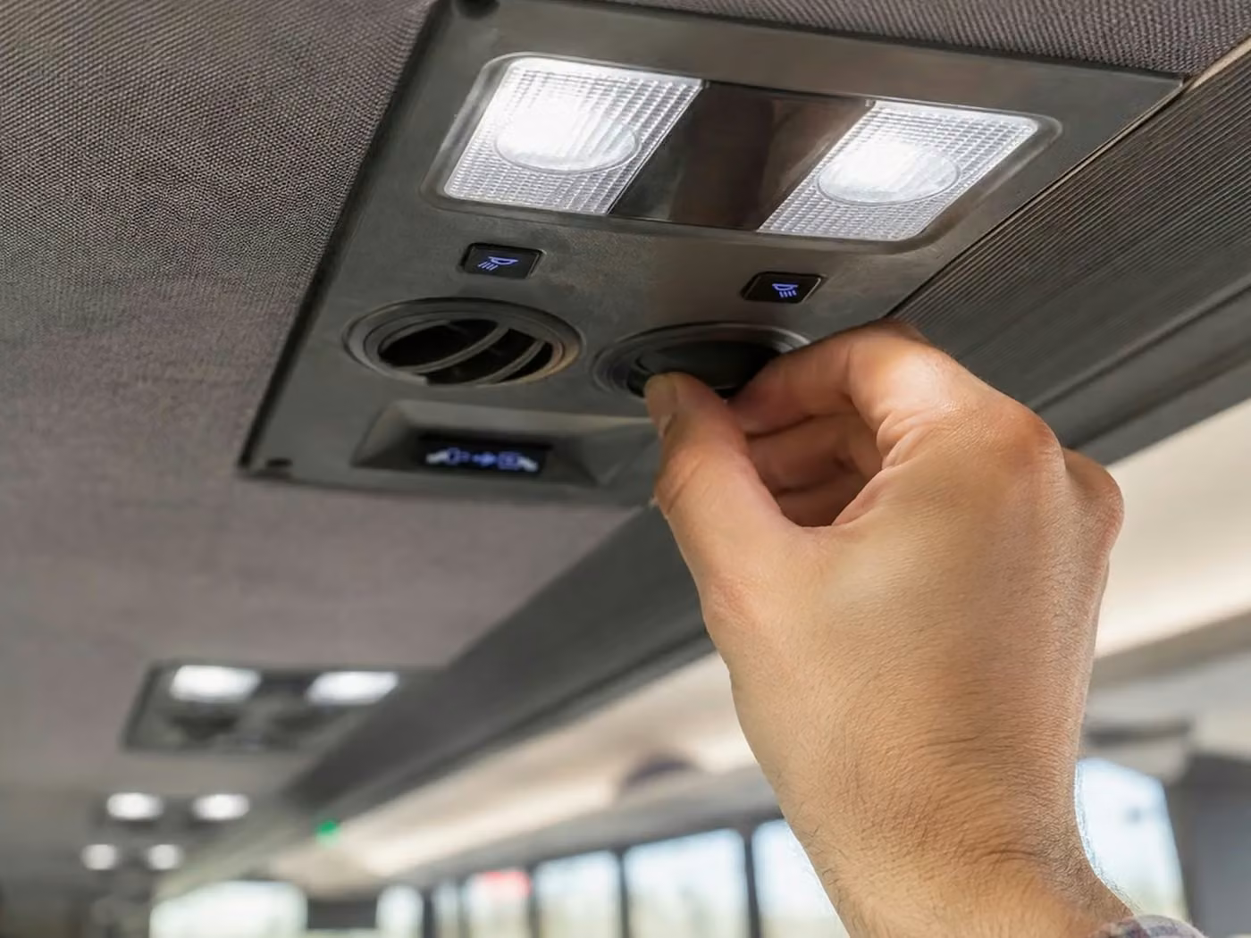 suisun city 20 passenger minibus air conditioning