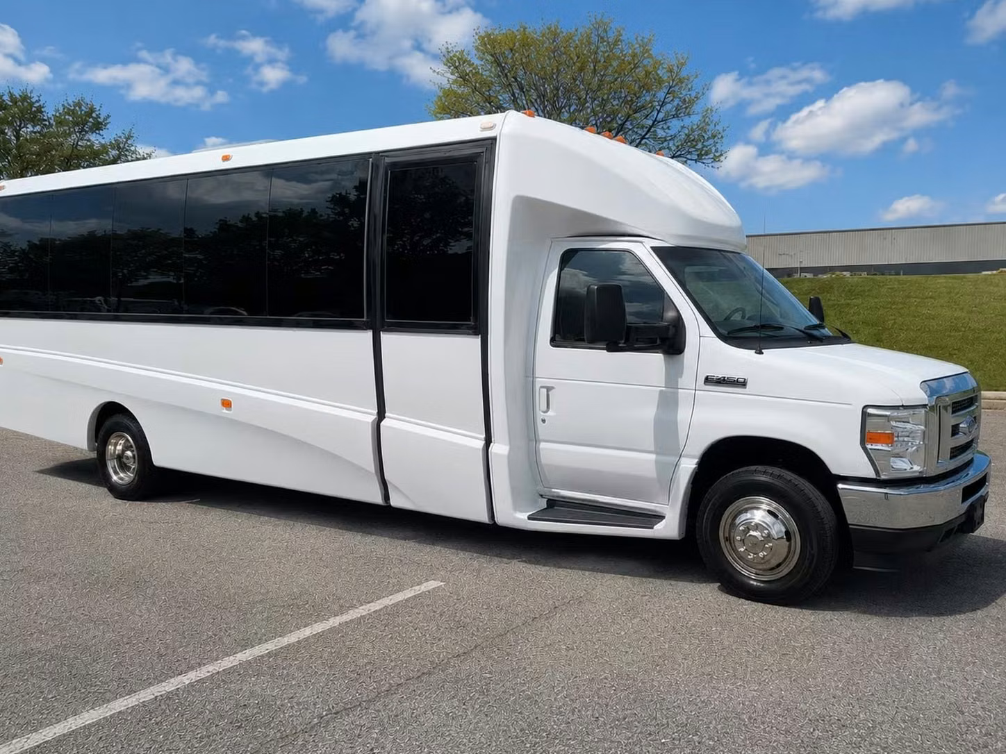 suisun city 20 passenger minibus rental