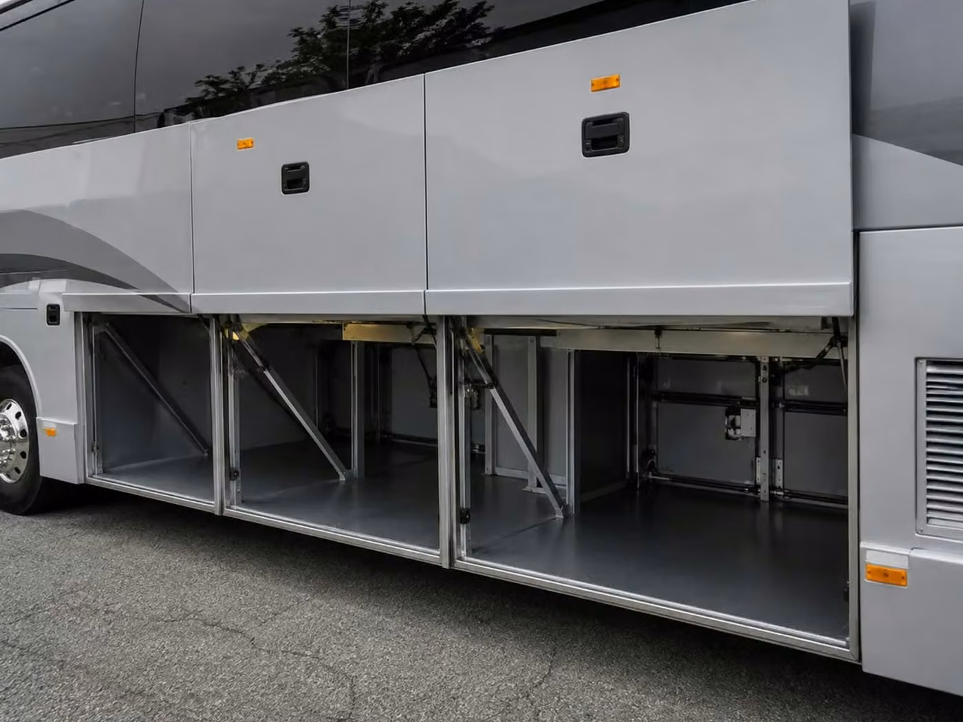 suisun city 56 passenger charter bus luggage bays