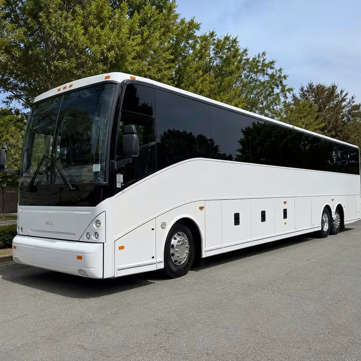 suisun city employee charter buses with wifi power outlets and reclining seats